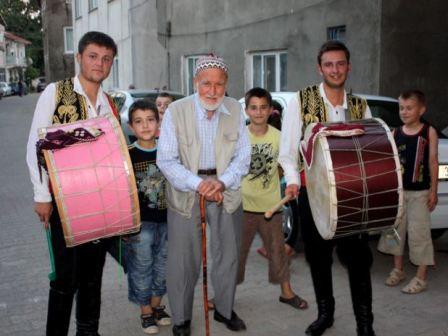 Sug�ren Ramazana da farkl� bir co�kuyla girdi.